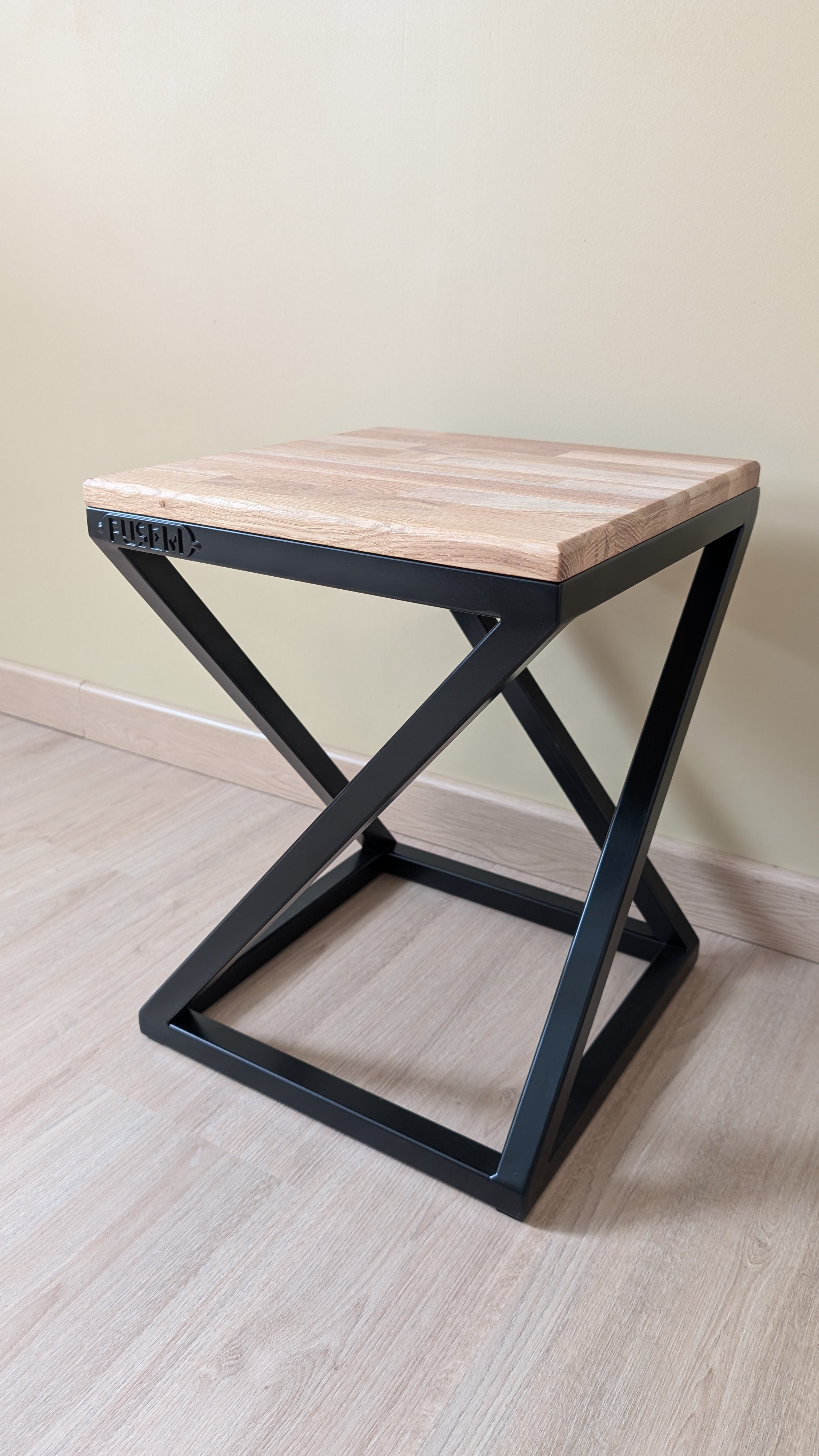 Tabouret bas Xyra