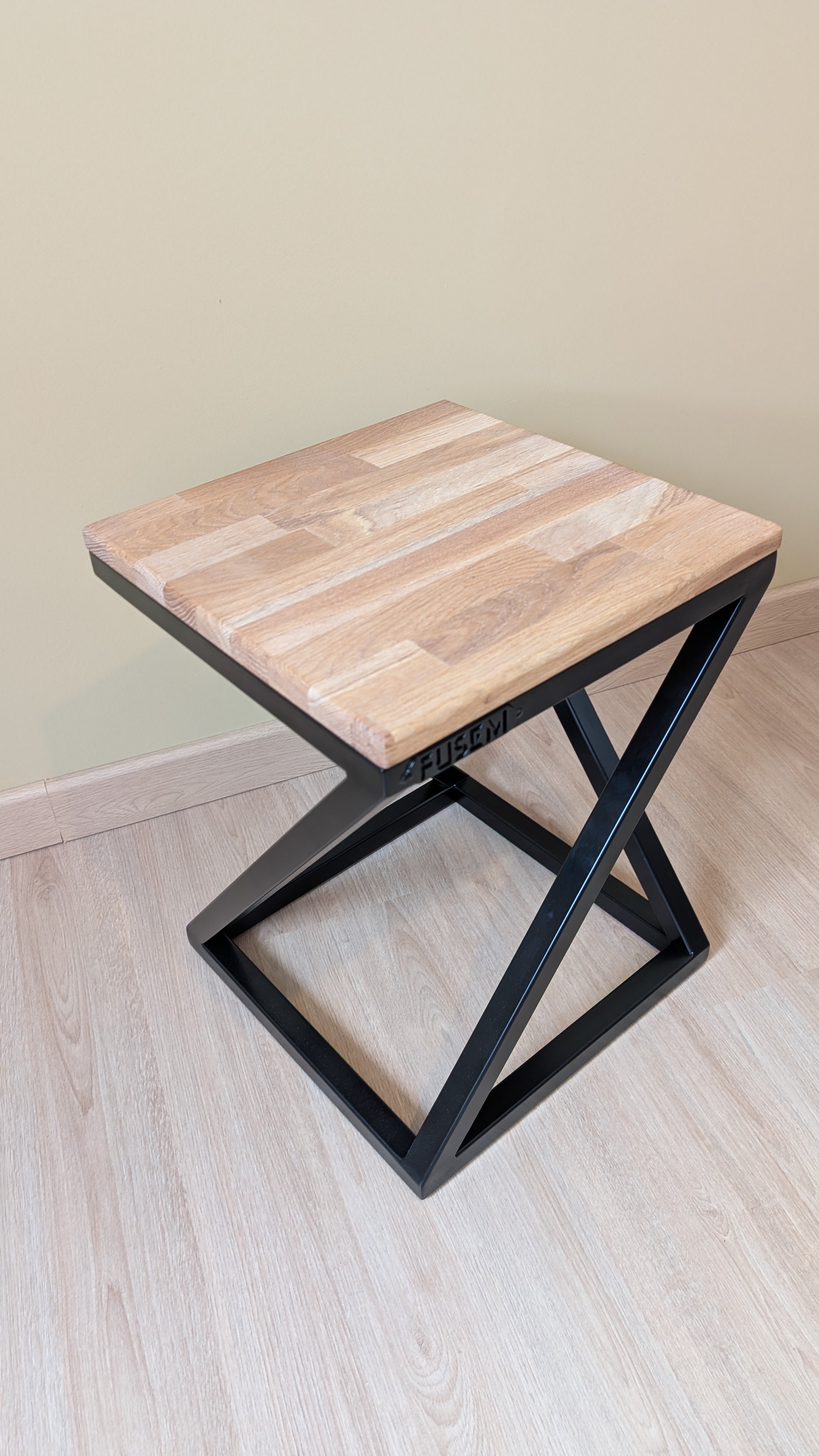 Tabouret bas Xyra